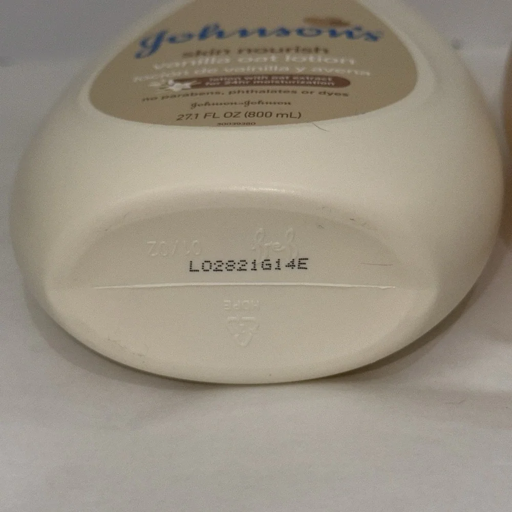2 Pc Oat Vanilla Johnson's Skin Nourishing‎ Baby Body Wash & Lotion (L36)